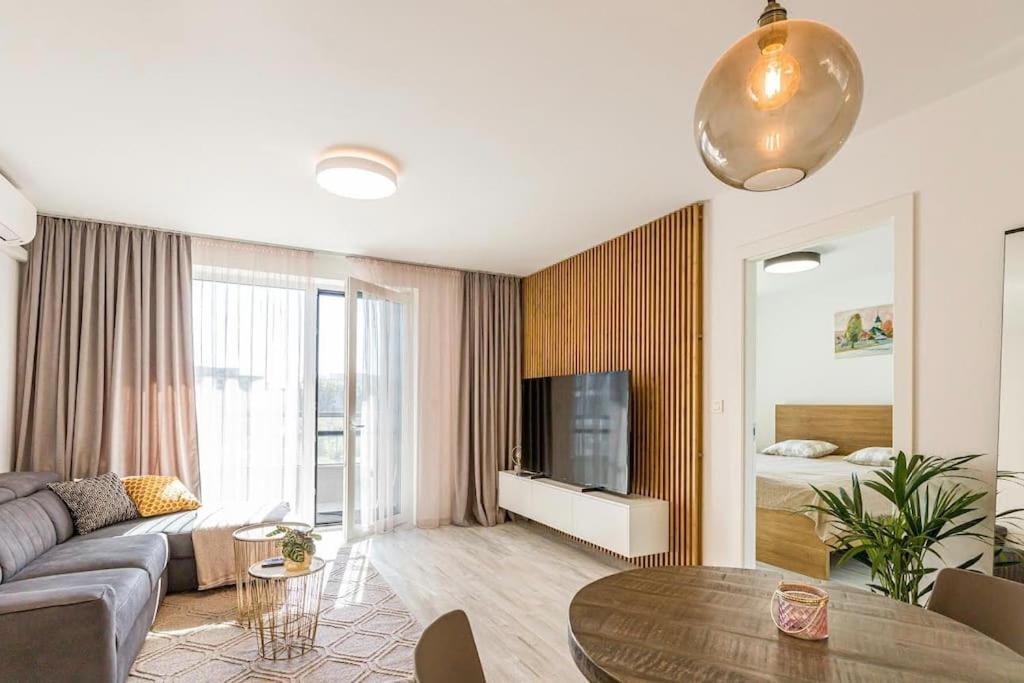 Urban Apartment With Possibility Of Parking Bratislava Exterior photo
